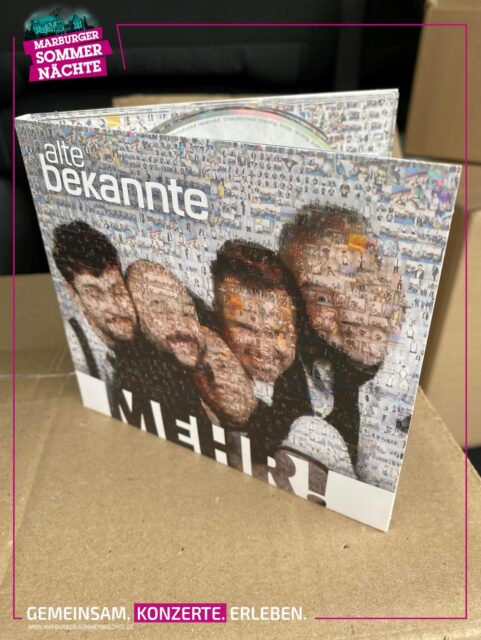 Good news für alle @alte.bekannte -Fans! Nach zwei Jahren meldet sich die A cappella Pop-Helden mit ihrem sechsten Studioalbum „Mehr!“ zurück 🤩! Das Album bietet eine starke Mischung aus scharfsinniger Satire, gesellschaftlicher Beobachtung und emotionalen Momenten. Live nachzuhören bei uns am So. 19. Juli 26. 🎟 TICKETS für das Konzert von Alte Bekannte bei den Marburger Sommernächten sind an allen bekannten VVK und online hier erhältlich 👉 Link in Bio!